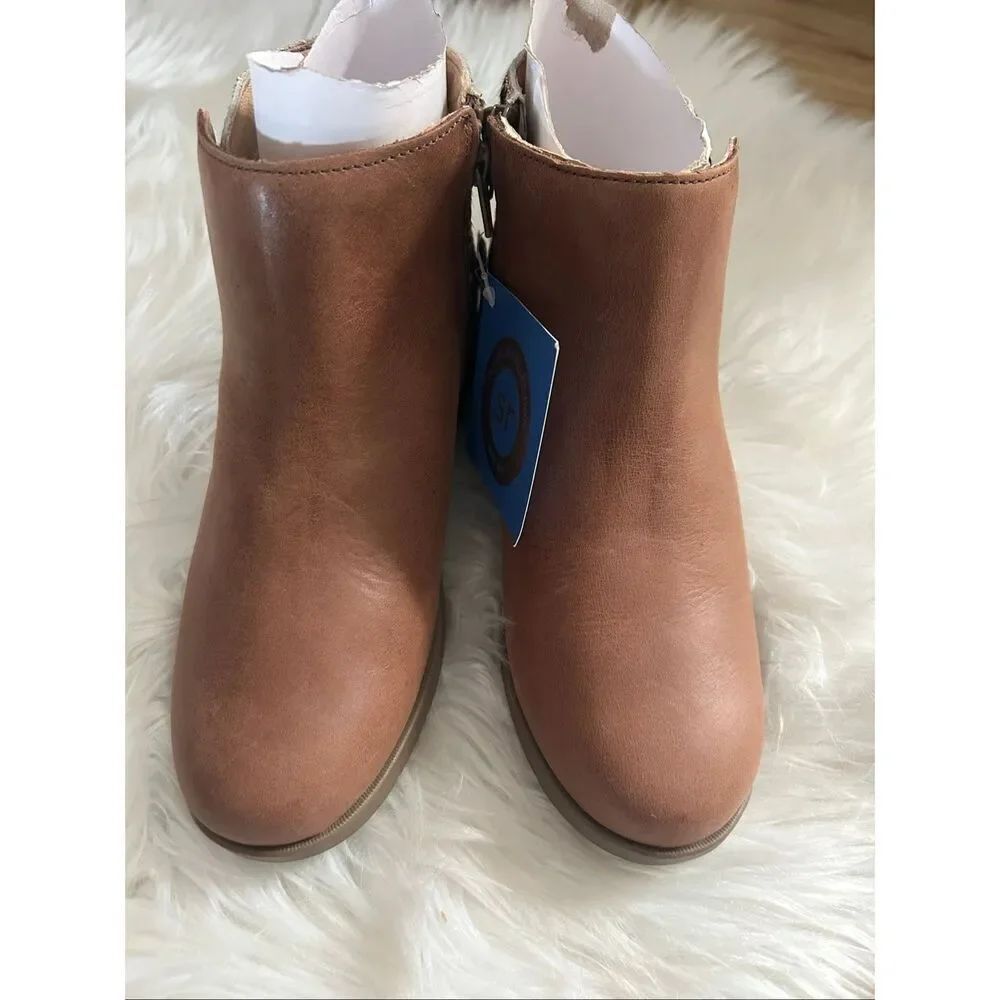 Stride Rite SR Girls Ivy + Tan LEOPARD Pattern Boots LEATHER Upper sz 4.5W NWT